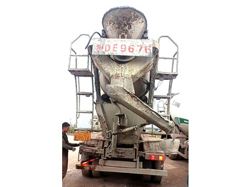 Autobetonieră XCMG Official Second Hand Diesel Cement Mixer G4804B 12m³ Truck-mounted Concrete Mixer Truck Price: Foto 3