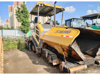 Finisor de asfalt XCMG RP905HDIV used hydraulic mobile asphalt paver: Foto 2