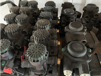 Supapă frână pentru Camion WABCO 1747137 DAF XF 106 truck: Foto 5 Supapă frână pentru Camion WABCO 1747137 DAF XF 106 truck: Foto 5