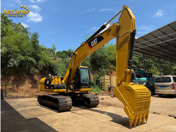 Excavator pe şenile CATERPILLAR 320D2