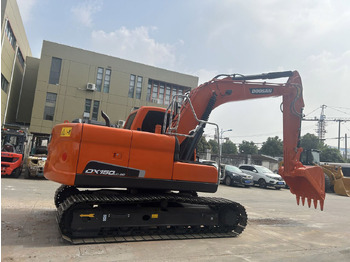 Excavator pe şenile DOOSAN DX150