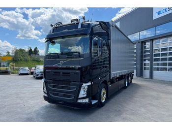 Camion cu prelată VOLVO FH 540