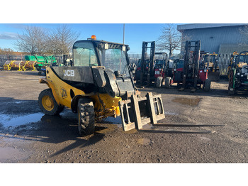 Stivuitor telescopic JCB