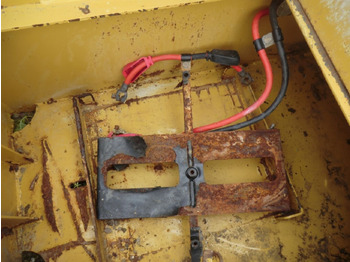 Rezervor hidraulic pentru Utilaje constructii Caterpillar 735 Serbatotio olio idraulico, completo di porta batterie, quadro elettrico.: Foto 5 Rezervor hidraulic pentru Utilaje constructii Caterpillar 735 Serbatotio olio idraulico, completo di porta batterie, quadro elettrico.: Foto 5