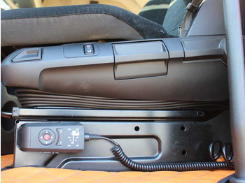 Cap tractor Mercedes-Benz Actros 1848 GIGA SPACE, EURO 6, LOWDECK: Foto 5 Cap tractor Mercedes-Benz Actros 1848 GIGA SPACE, EURO 6, LOWDECK: Foto 5