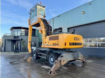 Excavator pentru manipulare de materiale Liebherr A 924 C: Foto 3