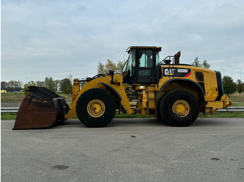 Încărcător frontal pe pneuri CATERPILLAR 980M