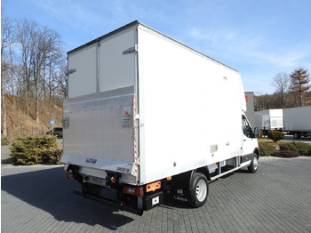 Autoutilitară box FORD TRANSIT  BOX LIFT 8 PALLETS CRUISE CONTROL LED LIGHTS TWIN WHEELS AIR CONDITIONING  170HP: Foto 3
