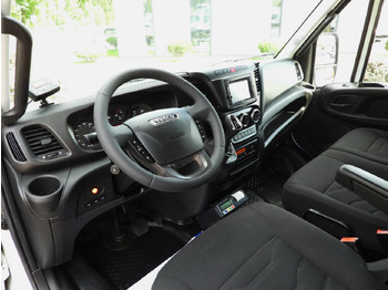 Camion frigider IVECO DAILY 70C17 REFRIGERATOR 1*C LIFT 10 PALLETS POWER SUPPLY 230V CRUISE CONTROL AIR CONDITIONING PNEUMATICS AUTOMATIC TRANSMISSION HI-MATIC TWIN WHEELS 170HP: Foto 2 Camion frigider IVECO DAILY 70C17 REFRIGERATOR 1*C LIFT 10 PALLETS POWER SUPPLY 230V CRUISE CONTROL AIR CONDITIONING PNEUMATICS AUTOMATIC TRANSMISSION HI-MATIC TWIN WHEELS 170HP: Foto 2