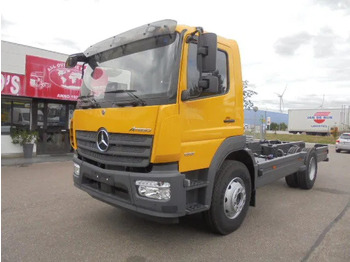 Camion şasiu MERCEDES-BENZ Atego