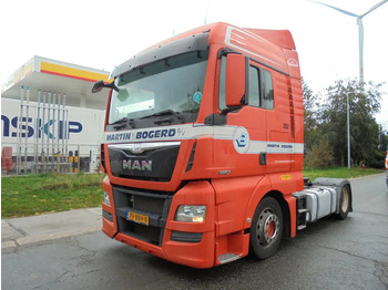 Cap tractor MAN TGX