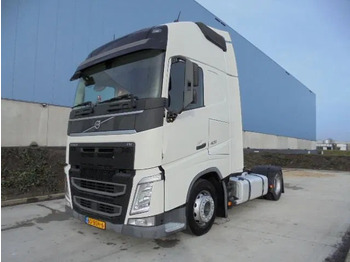 Cap tractor VOLVO FH 420