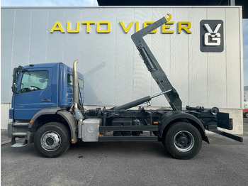 Camion cu cârlig MERCEDES-BENZ Axor 1833