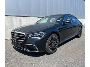 Berlină/ Sedan MERCEDES-BENZ