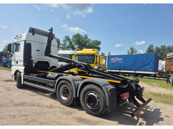 Camion cu cârlig MAN TGX 26.460