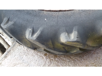 Roată completă pentru Tractor agricol Ford 4000 Rear Wheel And Tyre 12.4/11-28. Please Check The Description: Foto 5
