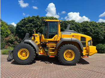 Încărcător frontal pe pneuri VOLVO L120H