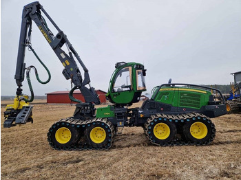 Harvester JOHN DEERE