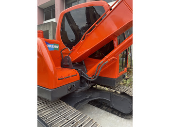 Excavator pe şenile DOOSAN DX75