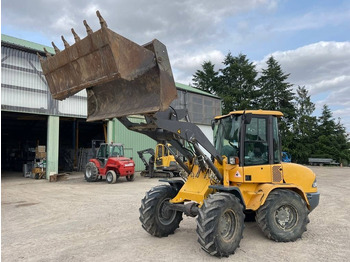 Încărcător frontal pe pneuri VOLVO L35