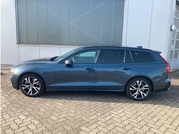 Mașină break Volvo V60 T8 R Design Recharge Plug-In Hybrid AWD: Foto 3 Mașină break Volvo V60 T8 R Design Recharge Plug-In Hybrid AWD: Foto 3