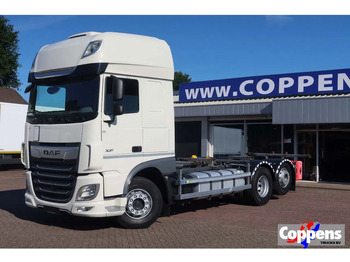 Camion transport containere/ Swap body DAF XF 106 450