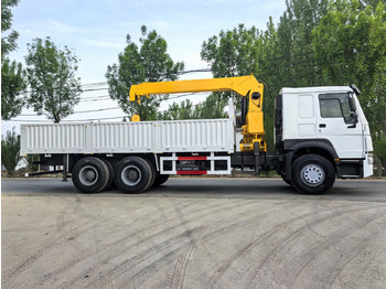 Camion cu macara SINOTRUK HOWO