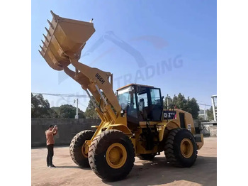 Încărcător frontal pe pneuri CATERPILLAR