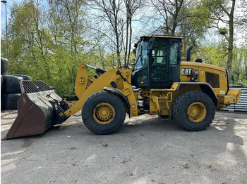 Încărcător frontal pe pneuri CATERPILLAR 938M