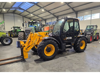 Stivuitor telescopic JCB