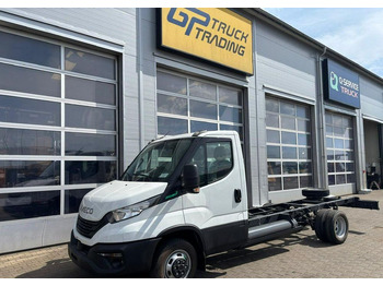 Camion şasiu IVECO Daily