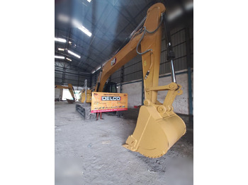Excavator pe şenile CATERPILLAR 320D3