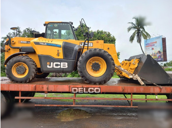 Stivuitor telescopic JCB