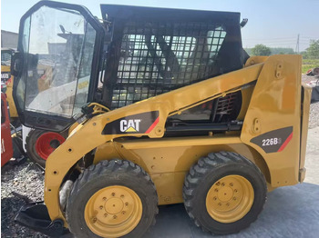 Mini încărcător CATERPILLAR 226B3