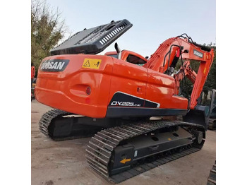 Excavator pe şenile DOOSAN DX225