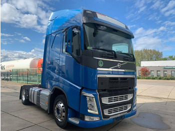 Cap tractor VOLVO