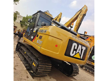 Excavator pe şenile CATERPILLAR 320D