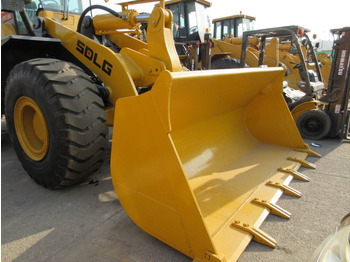 Încărcător frontal pe pneuri SDLG LG956L: Foto 2