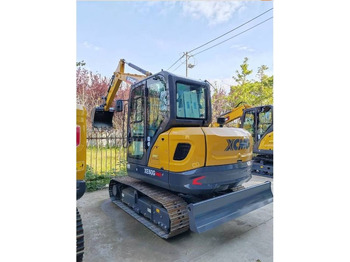 Excavator pe şenile XCMG XE60