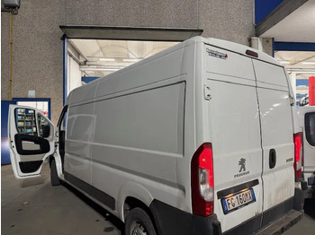 Dubă PEUGEOT Boxer