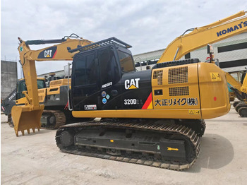 Excavator pe şenile CATERPILLAR 320D
