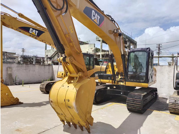 Excavator pe şenile CATERPILLAR 320D