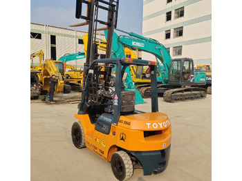 Stivuitor diesel TOYOTA FD30: Foto 4