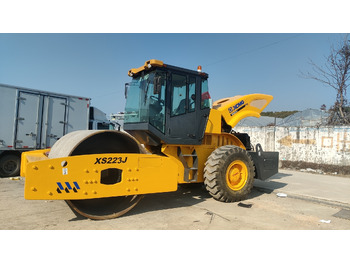 Cilindru compactor pentru asfalt XCMG XS223J