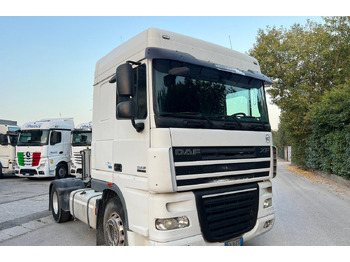 Cap tractor DAF XF 105 460