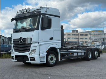 Camion cu cârlig MERCEDES-BENZ Actros 2548