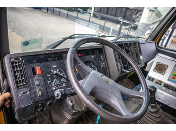Interior photo 1: Camion basculantă Mercedes SK 2531-6X2-PATA/BITUMEN/ASFALT/GOUDRON