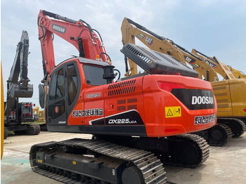 Excavator pe şenile DOOSAN DX225LCA