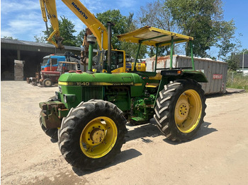 Tractor de încălecat JOHN DEERE 1640
