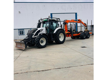 Tractor agricol VALTRA T174